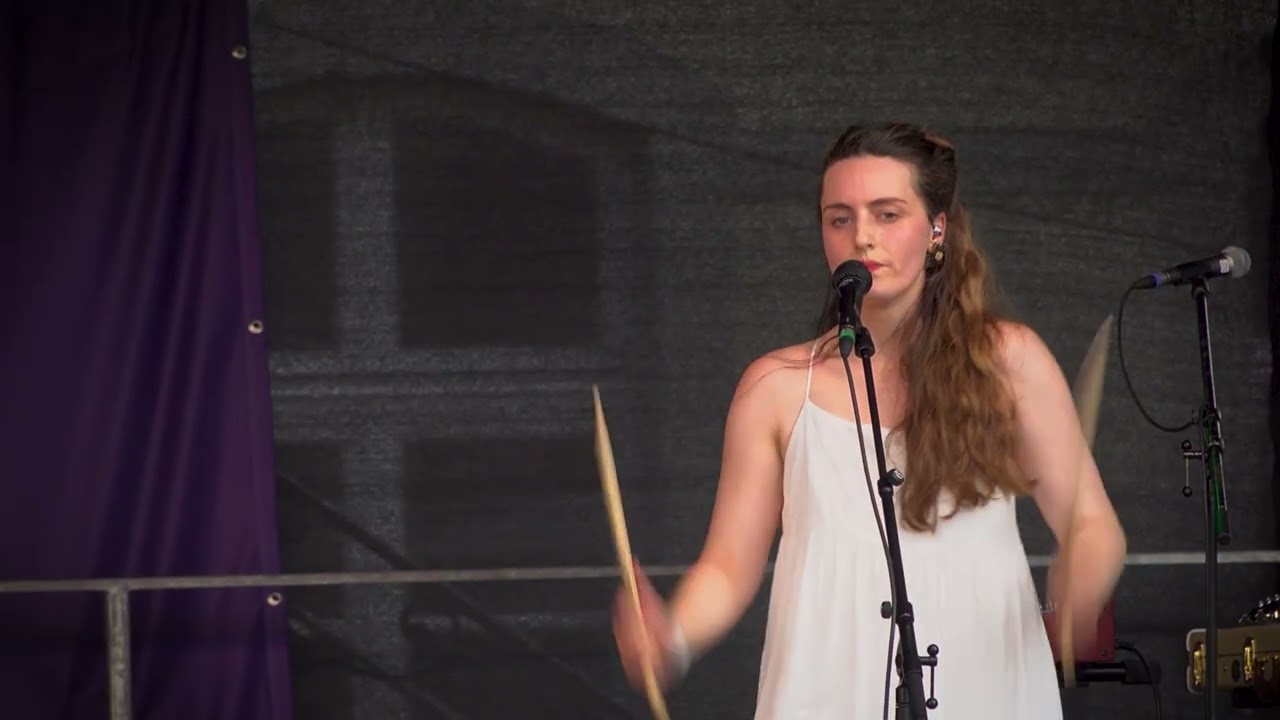 False Lefty (AT/GB) Alternative Rock, Indie, Post-Punk live beim Lippstädter Open Air 2025