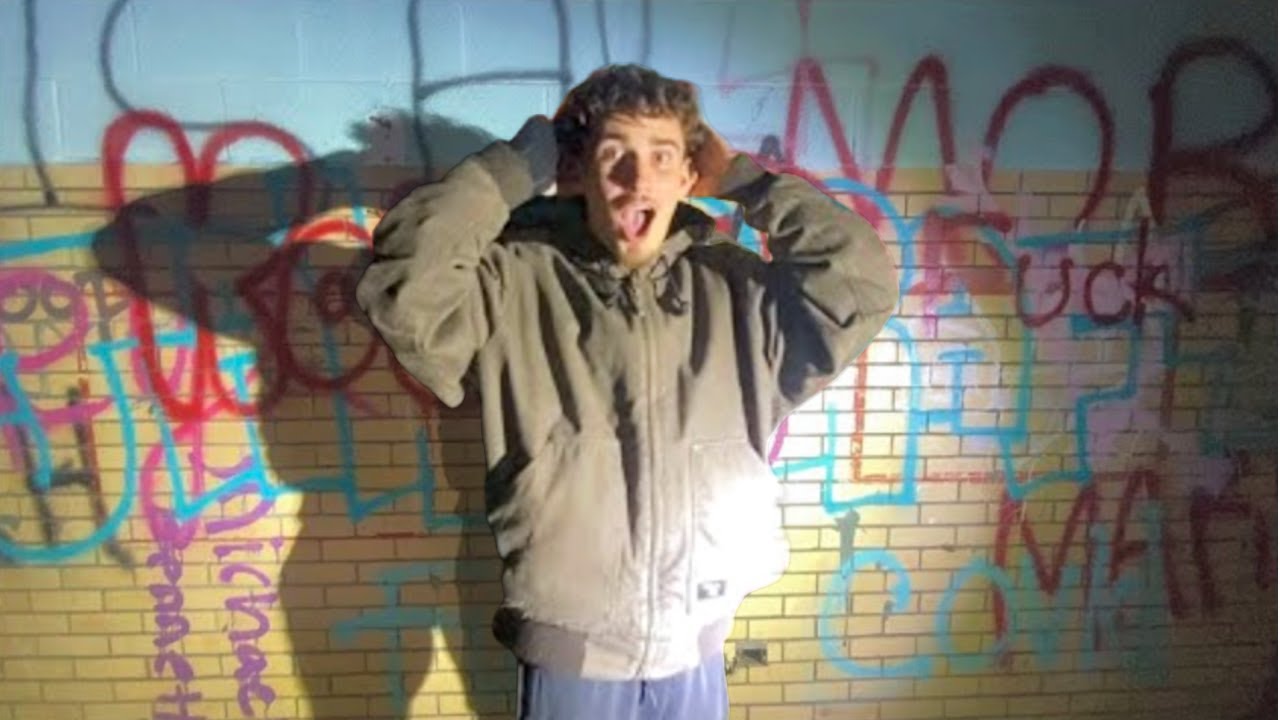 Vlogmas (Exploring ABANDONED Hospital)