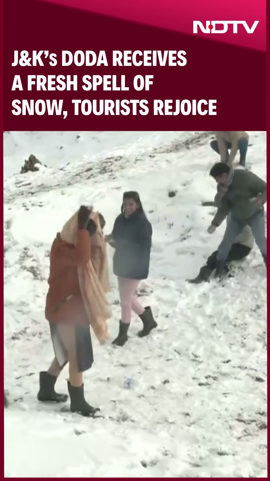 Jammu Kashmir News | Doda Receives A Fresh Spell Of Snow, Brings Joy To Locals And Tourists