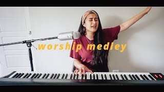 Video thumbnail of "WORSHIP MEDLEY // I love you Lord + You're worthy of my praise + I exalt thee"