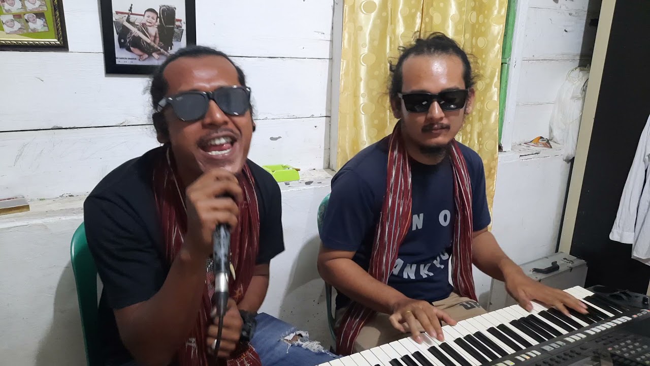 Gok Mandokon Au Pareman Lottong. Unang Porsea Ho. 😁🤣 By : KITING SIDABUTAR & ARYANTO SIDABUTAR