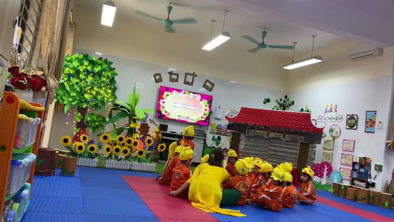 Hoạt động làm quen văn học “ Đôi bạn tốt” Nhà trẻ