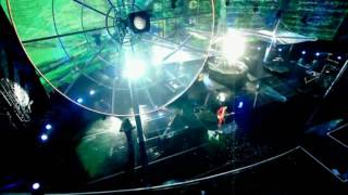 Video thumbnail of "Muse - New Born Live Wembley"