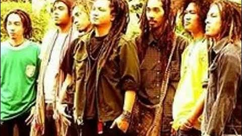 Steven & Coconut Treez - Bebas Merdeka