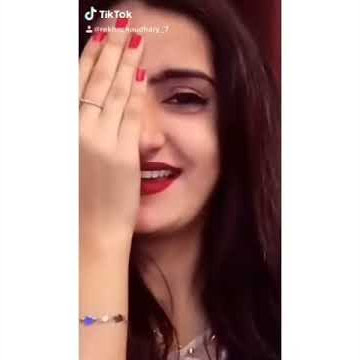 Viral cewe ini menangis tapi bisa tersenyum