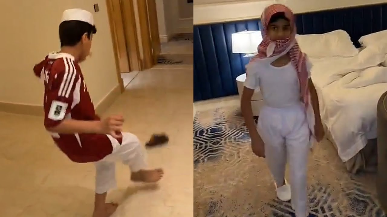 فعاليات الشباب اخر الليل بالفندق 😂 يلعبون كوره ⚽️😂 #فراج_قزيع_السهلي