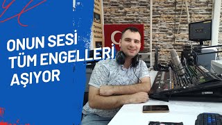 Onun Sesi̇ Tüm Engelleri̇ Aşiyor