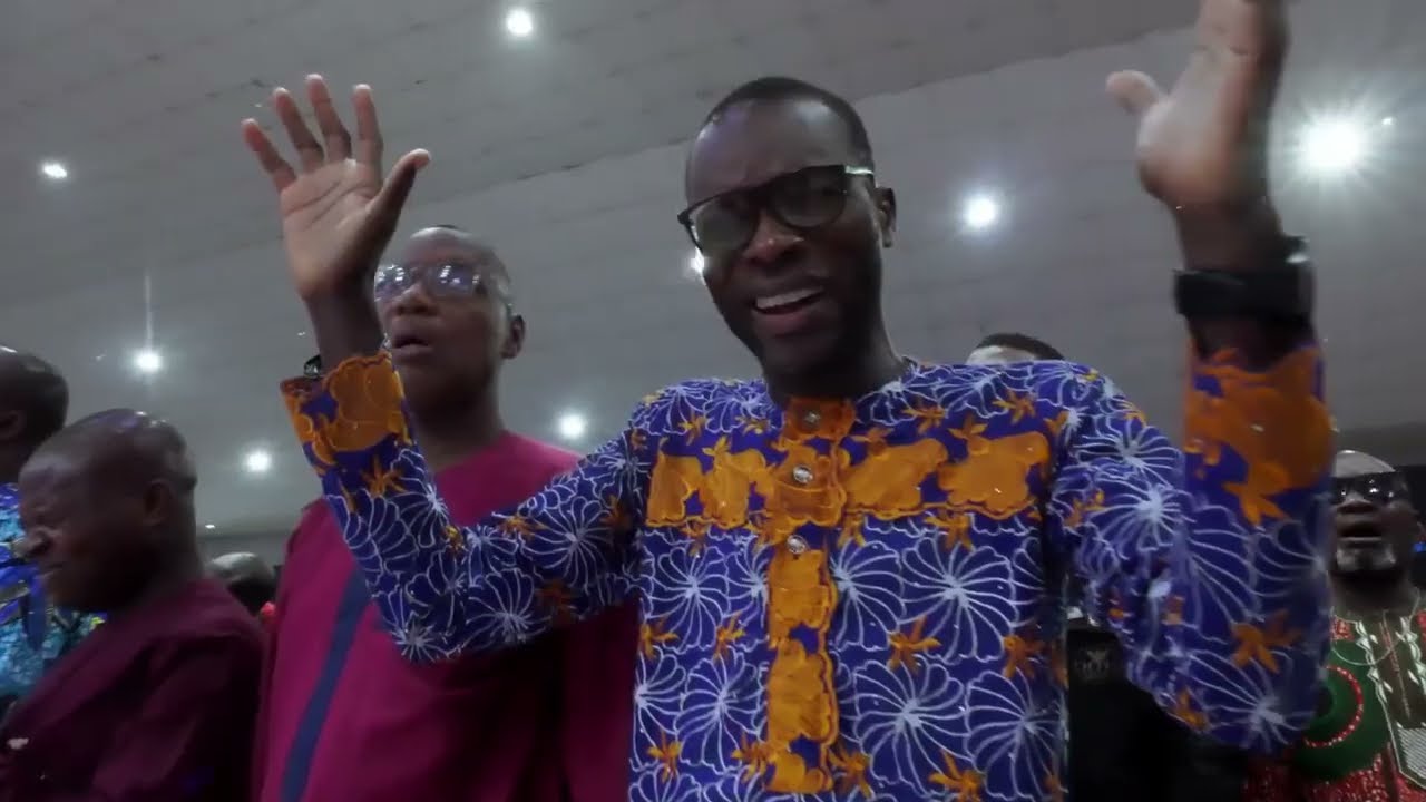 𝐀 𝐖𝐨𝐫𝐬𝐡𝐢𝐩 𝐄𝐧𝐜𝐨𝐮𝐧𝐭𝐞𝐫 𝐓𝐡𝐚𝐭 𝐂𝐡𝐚𝐧𝐠𝐞𝐝 𝐭𝐡𝐞 𝐀𝐭𝐦𝐨𝐬𝐩𝐡𝐞𝐫𝐞