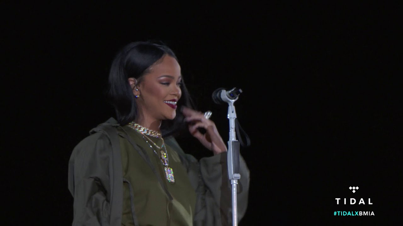 Rihanna - Desperado (Live At Made In America
