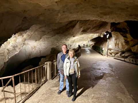 AKIYOSHIDO LIVESTONE CAVE in Japan, walk through tour.