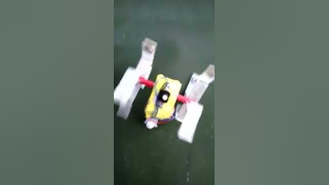 Wall climbing robot