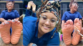Interviewing College Student About Her Soles 175 | Public Feet Interview | Scouting Soleful Stories