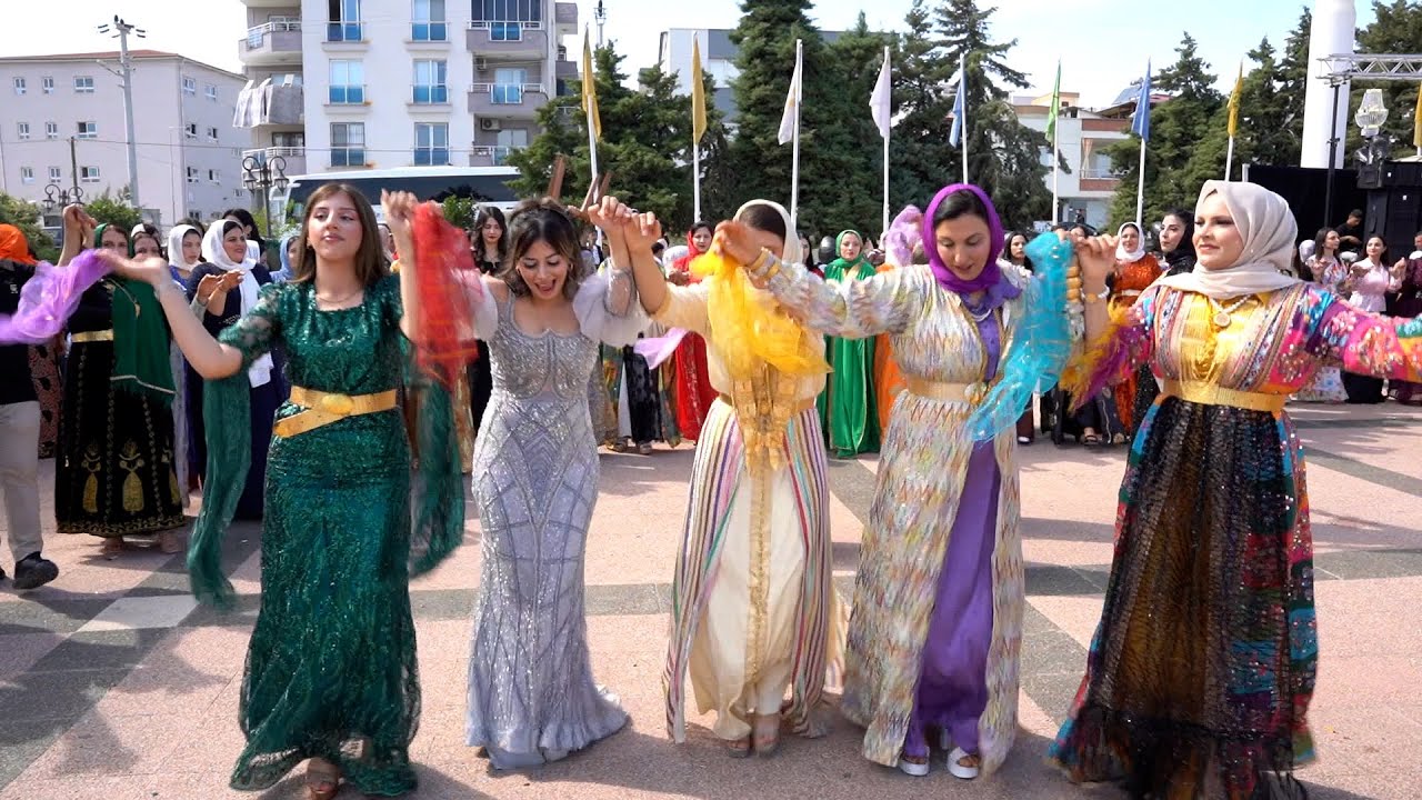 Urfalılardan Bomba Yan Bağlama Halayı 2025 - Harika Düğün