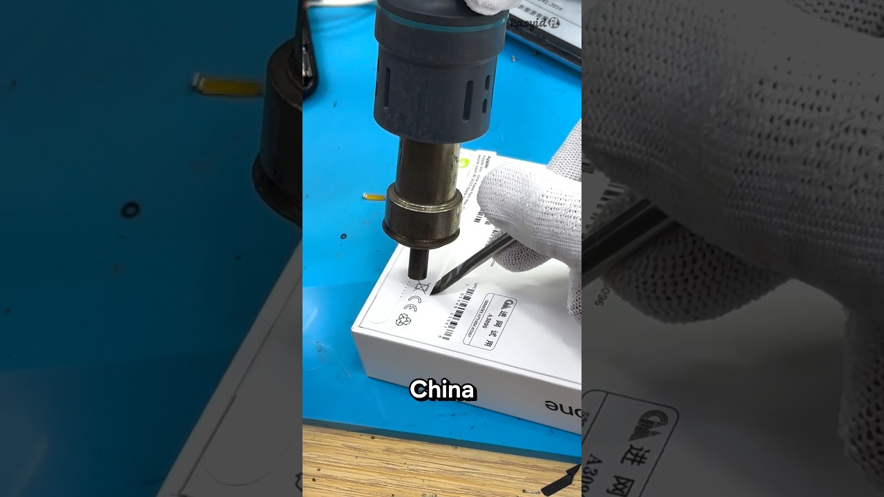 Как вскрыть упаковку iPhone, не повредив её.