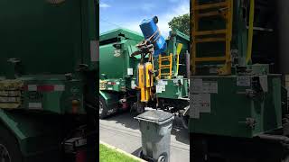 Waste Management Recycling Truck #garbagecollection #garbagetruck #garbagetrucks