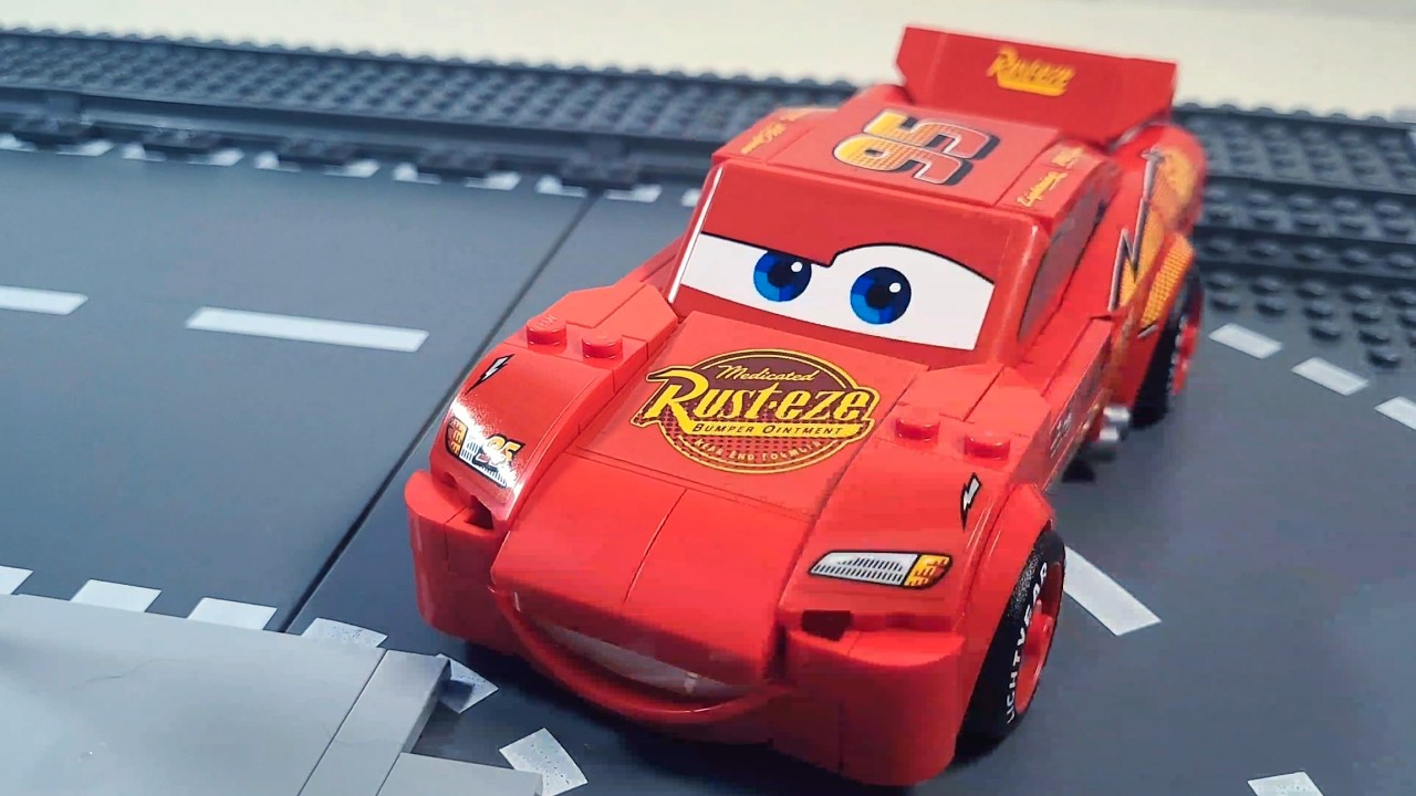 Lightning McQueen | LEGO Stop Motion Speed Build