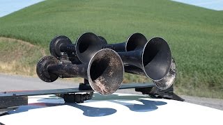 NS 8704 New Cast P5
A P5 horn, removed from NS dash 8 40C, #8704. Thanks to Chris Wallace for the photo! NS 8704 New Cast P5