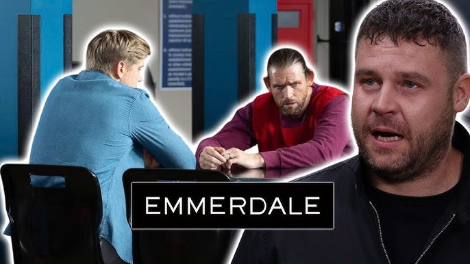 Emmerdale: Robert's new dilemma confirmed — Kev drops a bombshell - YouTube