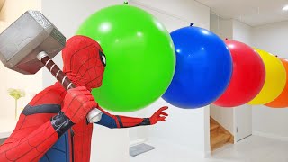 Spider Man Popping Giant Balloons! screenshot 1