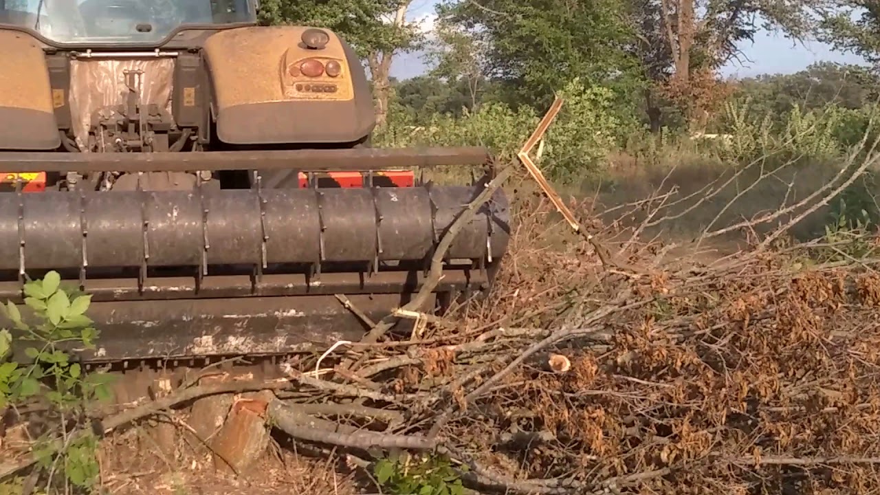 Мульчирувание пней, веток. Раскорчевка старого сада - YouTube