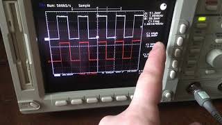 Обзор  осциллографа Tektronix TDS754A (часть 1)