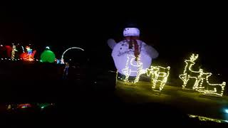 Drive tru Christmas lights with the fam!