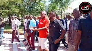 GOVERNOR NATEMBEYA ARRIVES & RECEIVED BY MP MAJIMBO KALASINGA AHEAD OF THE BURIAL OF MZEE WANGAMATI
