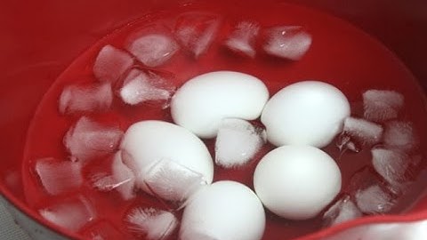 Nếu Còn Ngâm Trứng Luộc Vào Nước Lạnh Cho Dễ Bóc Vỏ, Bạn Đang Âm Thầm GIẾT CẢ NHÀ Mà Không Biết