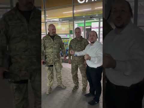 Lipa Schmeltzer Meeting And Thanking Ukrainian Soldiers For Their Service