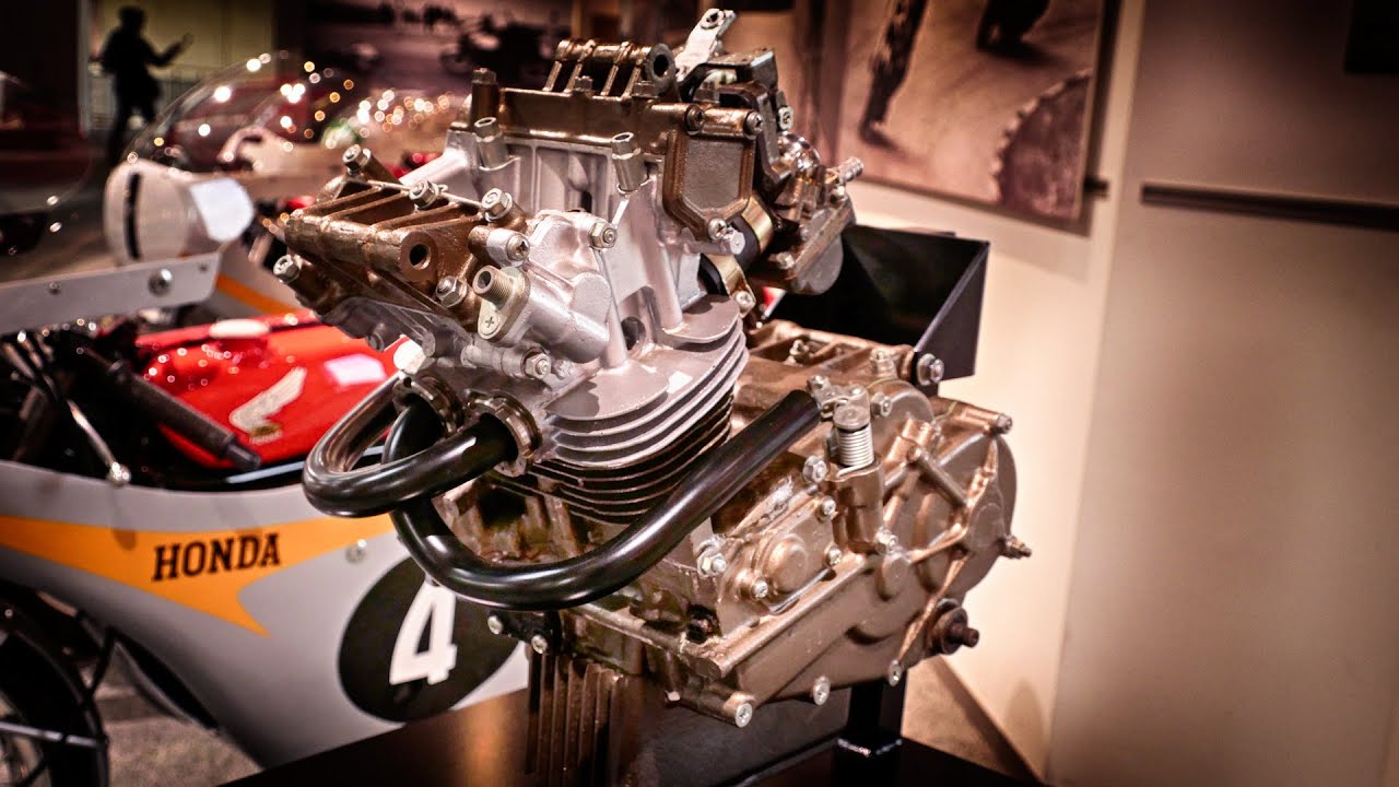 HONDA RC115 カムギヤ 50cc 2気筒エンジン 1965 - YouTube