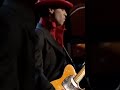 On this day in 2004, Prince performed this legendary guitar solo at the @rockhall! 💜🎸