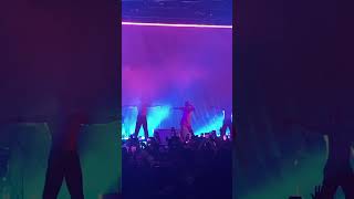 Kesha - Die Young (Live Anaheim 11/20/2023) Fan from Crowd Sings