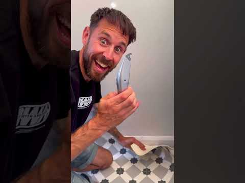 How To Cut Vinyl Flooring Into A Corner #how #howto #shorts #doityourself #diy #vinyl #flooring