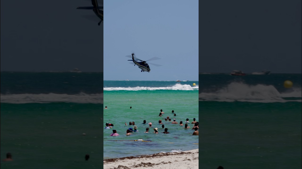 Погоня на полицейском вертолете в рамках шоу Hyundai Air & Sea Show, посвященного Дню памяти поги...