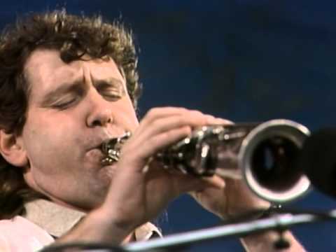 Putar The Unknown Soldier - Spyro Gyra