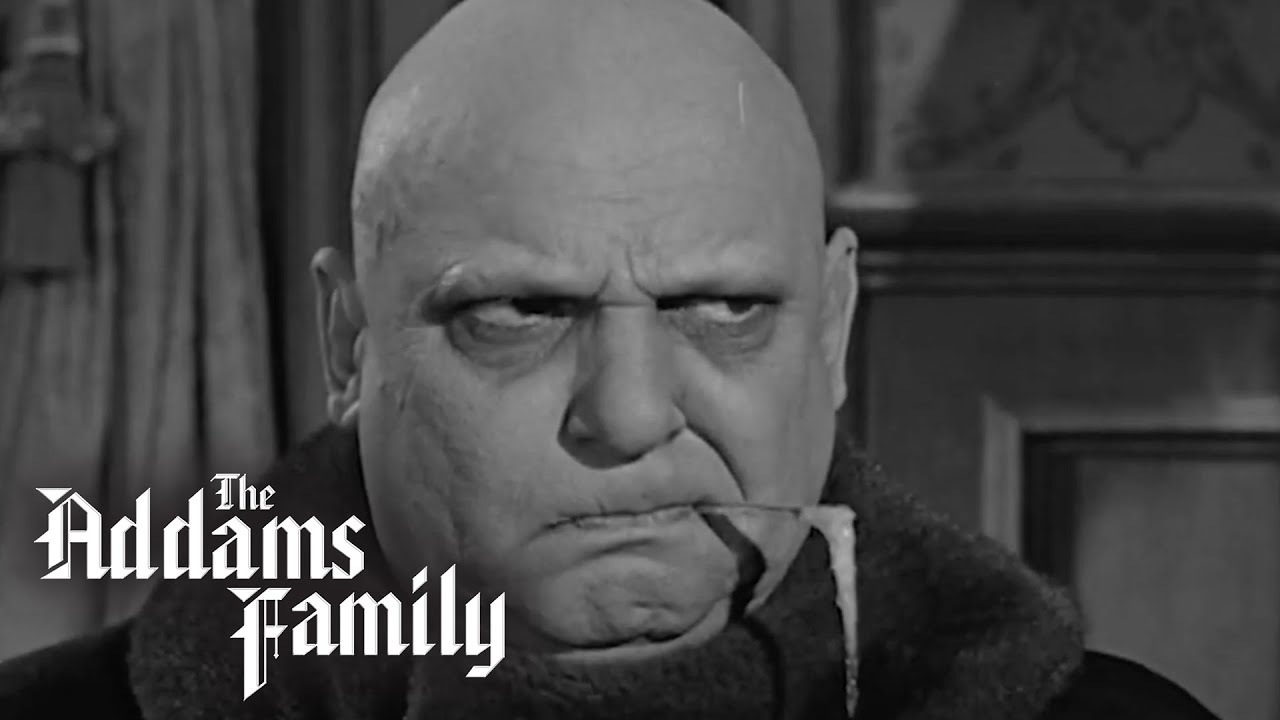 Ikke kompliceret Meningsløs Ret Uncle Fester Is Examined By A Doctor | The Addams Family - YouTube