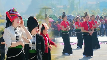 VUI TẾT ĐỘC LẬP TRƯỚC 2/9 TẠI QUẢNG TRƯỜNG TÂY BẮC VÒNG XOÈ DÂN TỘC THÁI TÂY BẮC 