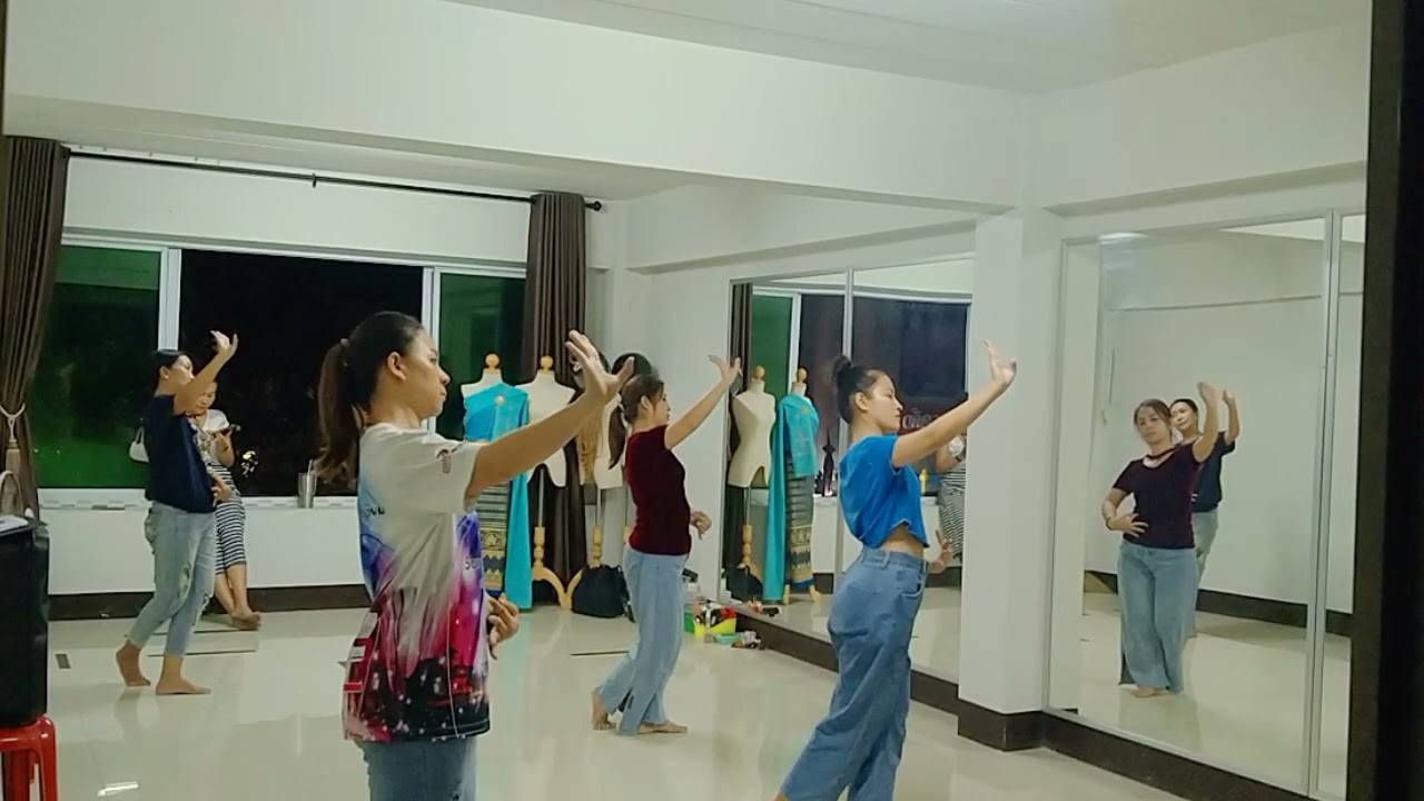 ซ้อมฟ้อนร่มฟ้าบารมี(ตัด)