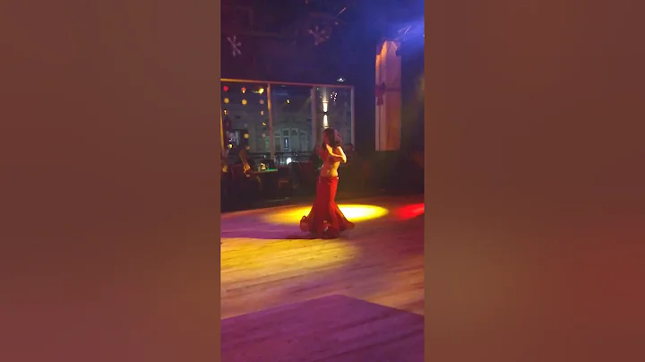 Bellydance to Good King Wenceslas performed by Adriane Dellorco