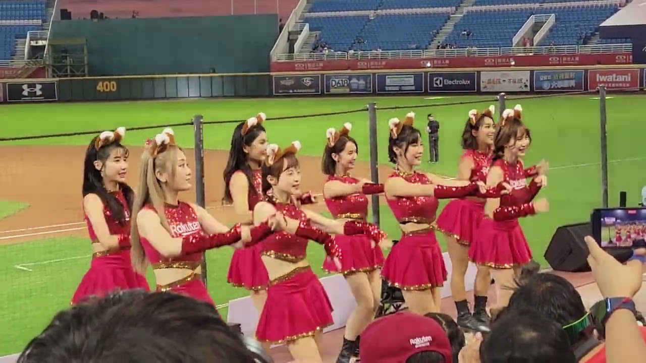 1110807 樂天：味全 yokoso桃猿趴 東區 五局中場表演 狐狸舞 若潼 十元 筠熹 琳妲 苡萱 阿布舞 孟潔 雅涵