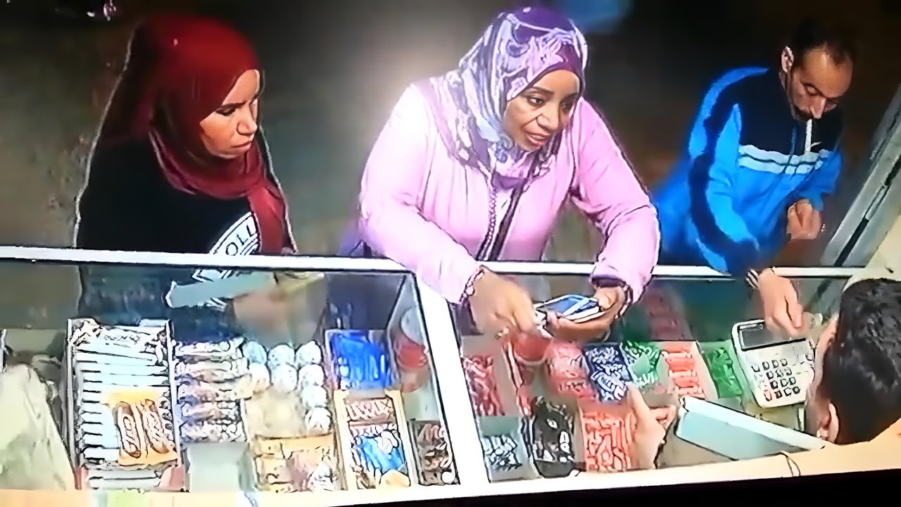 أخطر نساء سارقات صورتهم الكاميرات !! سوف تمسك رأسك من هول ما سترى