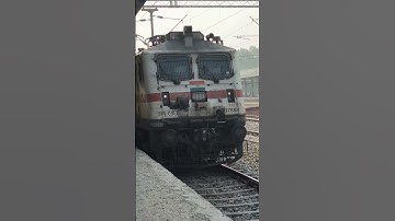 🚦🚊11058 Amritsar-Mumbai Exp Arrival || #wap7 #locomotive #lhb #coach #shorts #viralvideo