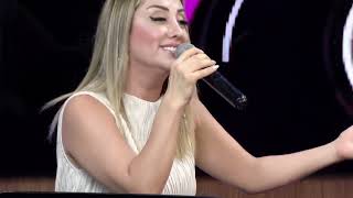 EDA ALAKUŞ - VAR GİBİ GİBİ (EDA ALAKUŞ İLE EZGİ YOLU TV PROGRAMIN CANLI YAYININDAN)