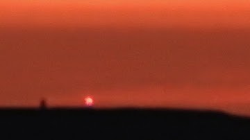 Stunning interdimensional craft with ET