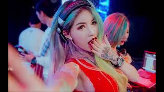 〖录语〗让一切随风✤千千阙歌✤月半小夜曲✤神话情话✤刀光剑影✤够钟✤爱的故事上集✤乜嘢系恋爱✤月亮代表我的心✤可能✤红日✤相依为命✤有借有还✤十年✤我恨我痴心✤遥远的她【ChinesDJ Remix】