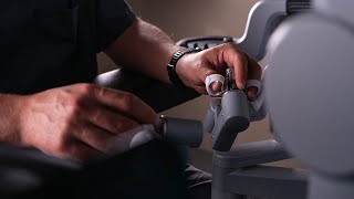 How Robotic Surgery Works (It’s Like You’re A Tiny Person Inside the Body.)