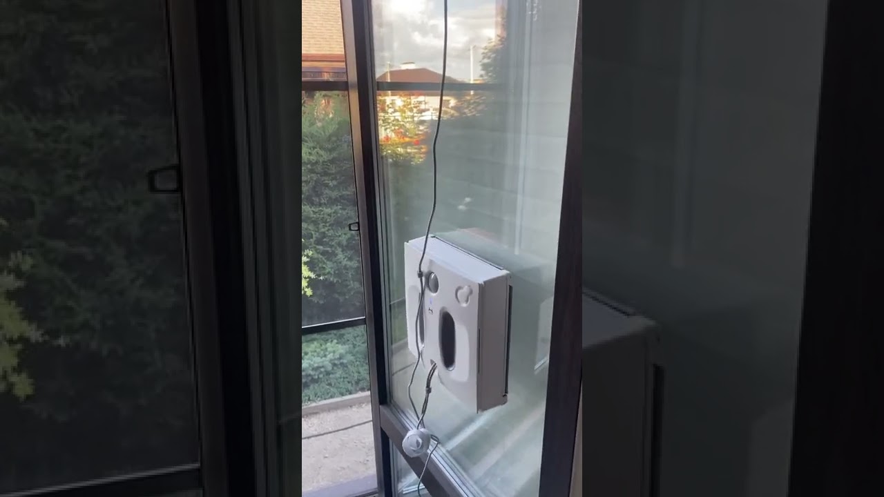 HUTT W66 робот для мытья окон.