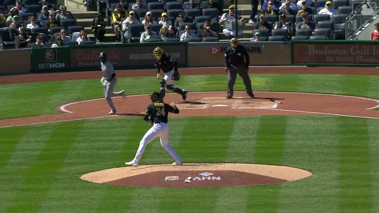 Johan Oviedo MAKES a Between-The-Legs Play on a Comebacker! | Pittsburgh Pirates | 4/9/2023