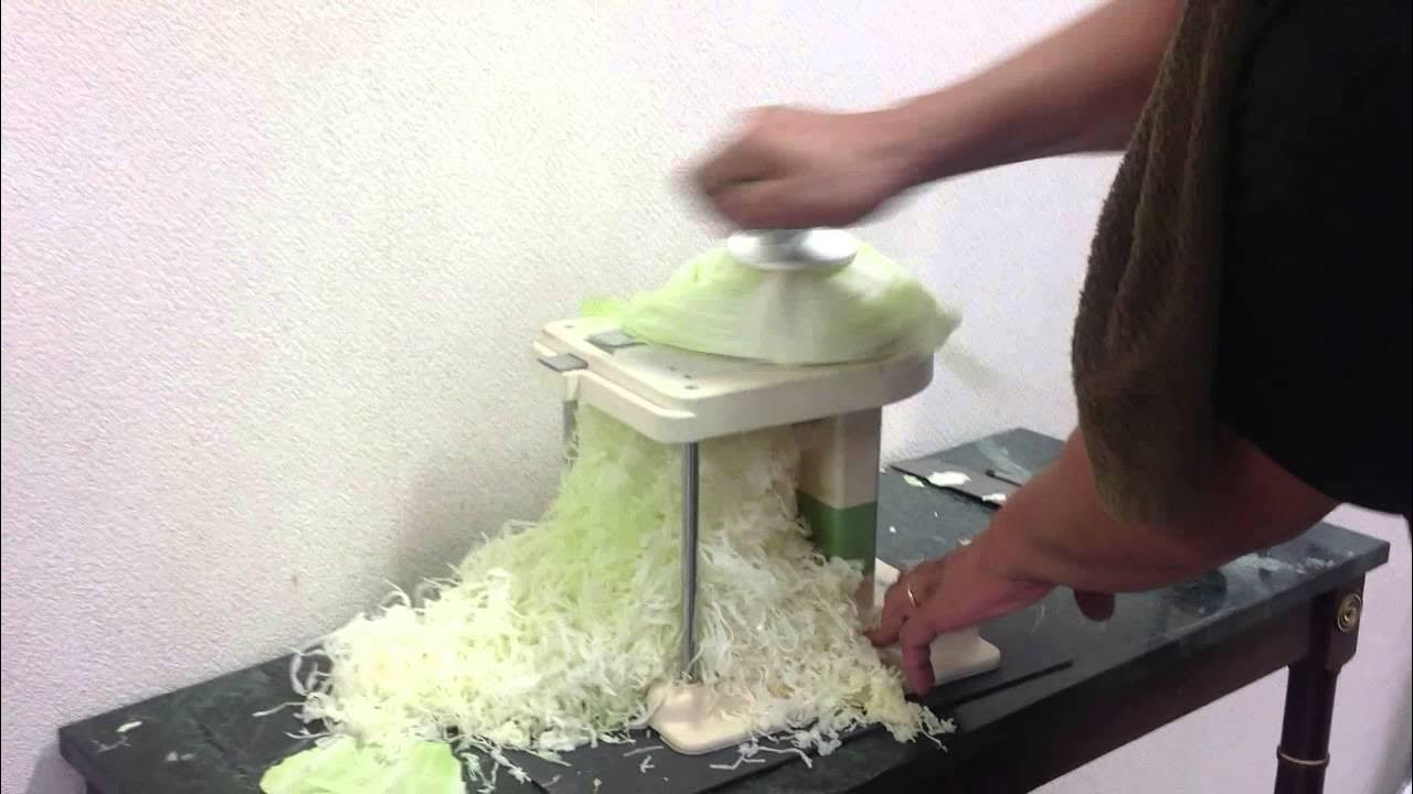 Cabbesler the manual cabbage slicer 