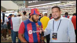 Entrevista con seguidores de @FCBarcelona y @realmadrid, medio tiempo desde Arlington Texas